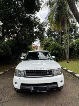 Range Rover Sport 3.0L Diesel 2011 | Putih | Good Condition |