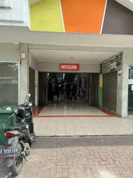 Kios Pasar Modern Graha Bintaro