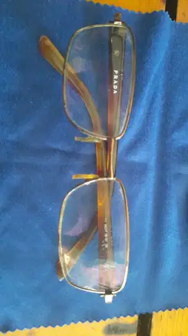 Kacamata Prada original