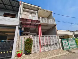 Rumah 2 Lantai Bagus Terawat Strategis Gunungsari Surabaya