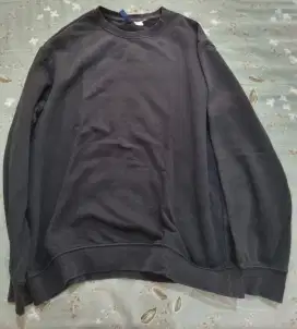 Sweater H&M Divided Hitam size L