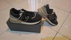 Sepatu New Balance Size 44