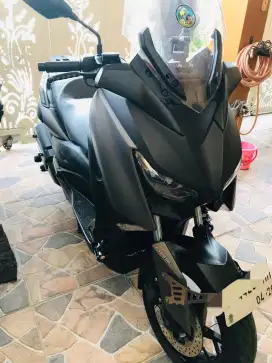 YAMAHA XMAX 2018 atas nama sendiri tangan 1