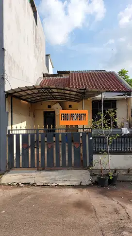 TURUN HARGA Rumah SHM Bukit Golf Cibubur, Butuh Renovasi