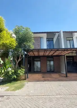 Rumah Modern di Kota Baru Parahyangan, dekat Lapangan Golf
