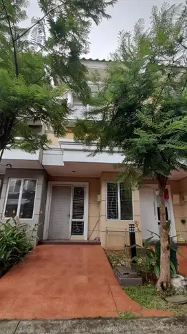 DIJUAL CEPAT Rumah di Cluster Amarillo, Gading Serpong