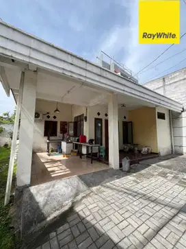 Dijual Rumah di Nol Jalan Raya Ketintang Surabaya