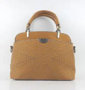 ELIZABETH SLINGBAGS