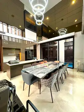 Dijual Rumah mewah view Danau Lyndon Navapark BSD City