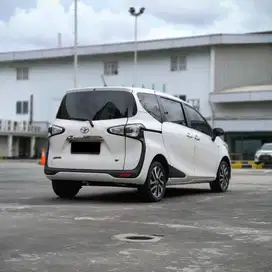 TOYOTA SIENTA V MATIC 2017 TDP 15 JT ANGSURAN 4.4JTAN 5THN