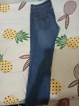 celana jeans Lois Biru