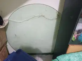 Kaca meja makan