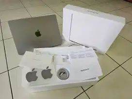 MacBook Air M3 2024 16/512GB Space Gray Like New!!