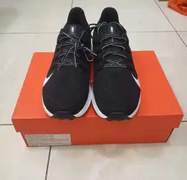 Sepatu Nike Quest 2.00 sz 42.5