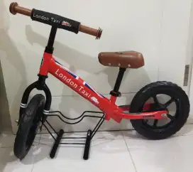 London Taxi Balance Bike 12 Inch Sepeda Anak