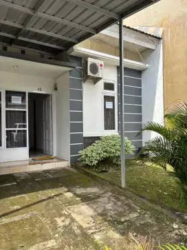 DISEWAKAN RUMAH TAMAN DAHLIA 2  DEKAT CENDRAWASIH