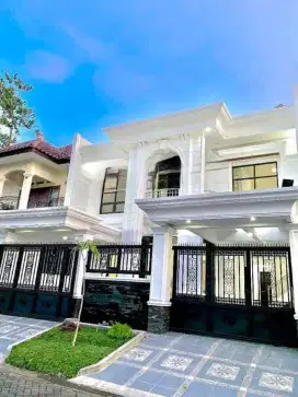Rumah Mewah Araya Graha Golf Kota Malang