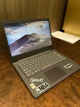 LENOVO V14 ADA 82C6
