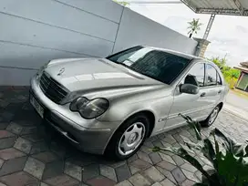 Mercy c180 kompressor 2003 at silver automatic metic