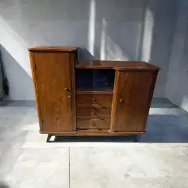Bufet jati tua
3 Drawer
dimensi
P120cm T104cm L42cm