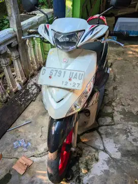 mio j kumplit 2012