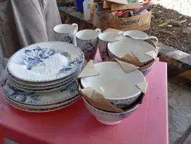 4 set 16 item perlengkapan makan mewah