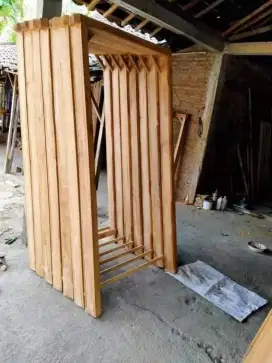 Kusen pintu jati