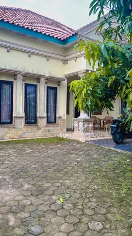 Rumah Dijual Lokasi Strategis & Ramai