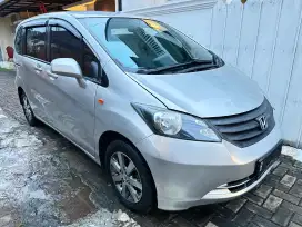 Honda freed 2012 SD silver bagus
