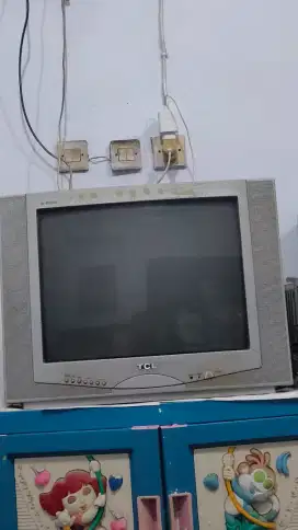 TV TCL Nyala Bagus