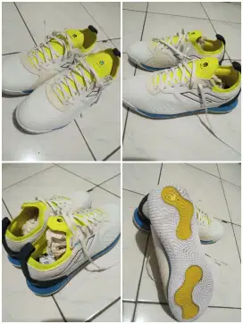 Sale sepatu futsal mills