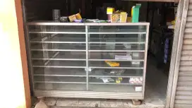 Etalase no minus layak pakai