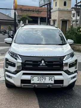 Xpander Cross 2023 MT tgn 1 odo 9rb