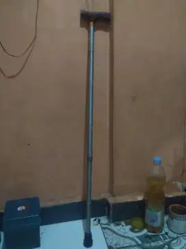 Tongkat alat bantu jalan