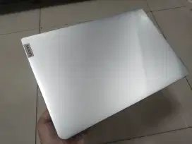Dijual laptop Lenovo Grnsi on resmi 13Bln Lg Ram 8GB SSD 512GB Lengkap