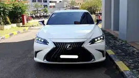 lexus es300 es300h es300 hybrid 2023 putih ultra luxury pajak panjang