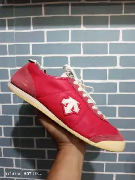 SEPATU CASUAL DESCENTE