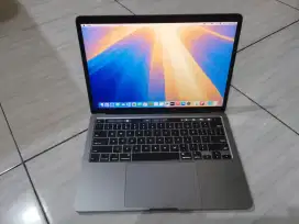 MacBook pro 13 inch 2020 touchbar i5/8/256 bodi mulus murah aja