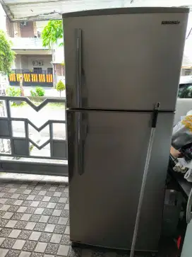 kulkas 2pintu berminat wa