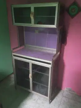Lemari gerabah kaca
