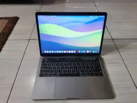 MacBook pro 13 2020 touchbar CTO i5/16/512 murah