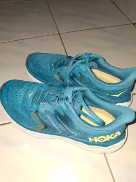 Sepatu Olahraga HOKA