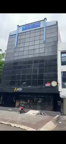 Ruko Hook Lokasi Strategis di Kelapa Gading 4 lantai Siap Pakai