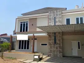 Rumah Dijual di Citra Grand Cibubur Dekat Tol Jatikarya 2 J-20362