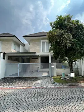 Rumah Graha Famili Strategis Dekat Gate Depan, Dan Rumah Sakit