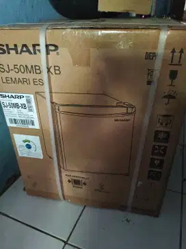 KULKAS SHARP, COCOK UNTUK ANAK KOS