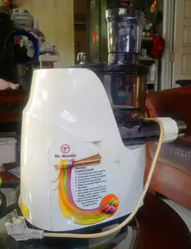 Alat pembuat mie (Re-noodle)