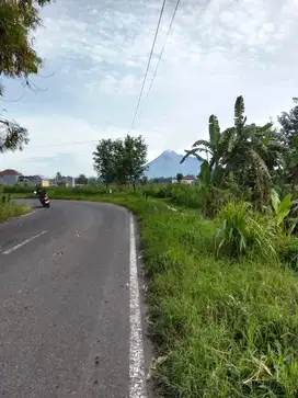 tanah pinggir jalan raya view gunung merapai