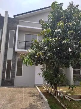 Dijual Cepat Rumah Bagus Strategis Dekat Club House Serpong Garden 2