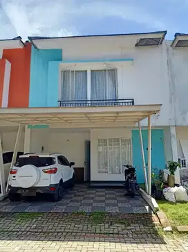 Rumah dengan 4 kamar di Wellington, Pamulang